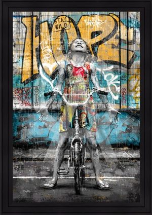 Romaric - La fille et son vélo sous la pluie